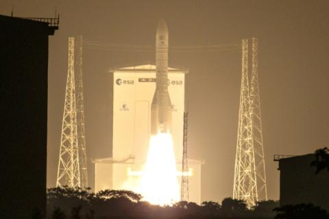 Lancement de la fusée européenne Ariane 6 pour le projet européen Galileo depuis Kourou, en Guyane française, le 17 décembre 2025