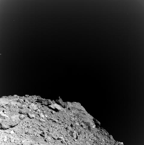 Photo non datée de la surface de l'astéroïde Ryugu fournie par Jaumann et. al., Science 2019