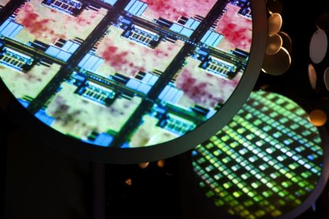 Die Forschung und Entwicklung von Halbleitertechnik findet nach Angaben des Münchener Ifo-Instituts zunehmend außerhalb Europas statt - vor allem in Asien. Umgekehrt verlieren die europäischen Länder an Boden.