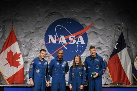 L'équipage de la mission Artémis II lors d'une conférence de presse au Johnson Space Center à Houston au Texas le 16 avril 2026
