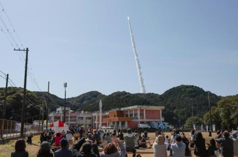 Le lancement de Kairos 3 vu de Nachikatsuura, au Japon, le 5 mars 2026
