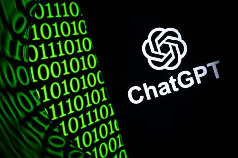 Der Entwickler des KI-Chatbots ChatGPT, OpenAI, hat in einer weiteren Finanzierungsrunde 122 Milliarden Dollar eingenommen. Die Unternehmensbewertung steigt damit auf 852 Milliarden Dollar, wie OpenAI am Dienstag mitteilte.